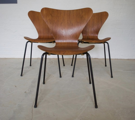 Image 1 of Model 3107 eetkamerstoelen in teak van Arne Jacobsen voor Fritz Hansen, set van 3