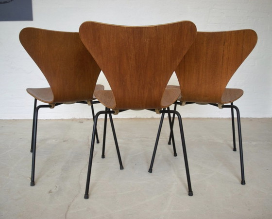 Image 1 of Model 3107 eetkamerstoelen in teak van Arne Jacobsen voor Fritz Hansen, set van 3