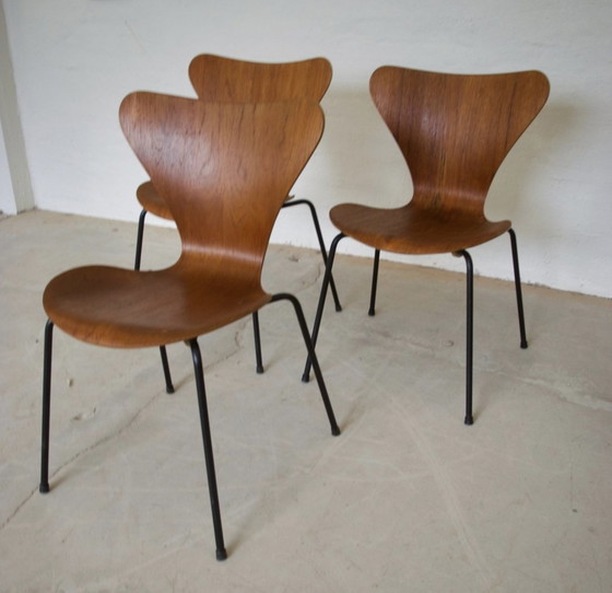 Image 1 of Model 3107 eetkamerstoelen in teak van Arne Jacobsen voor Fritz Hansen, set van 3