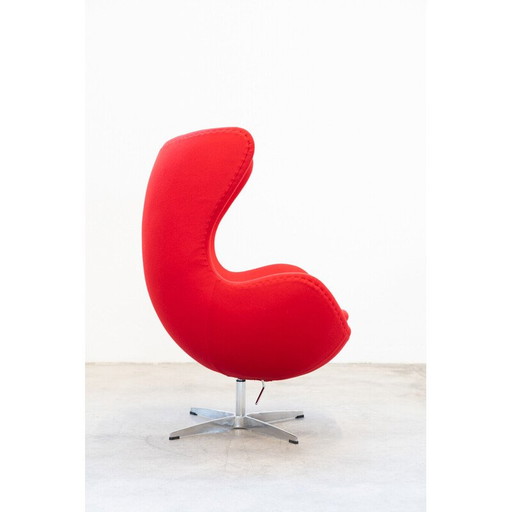 Vintage polyurethaan fauteuil met voetenbankje van Arne Jacobsen voor Fritz Hansen, Italië 1980