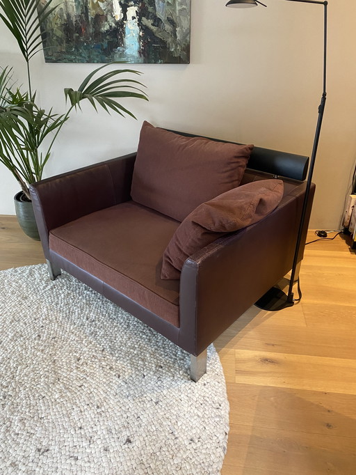 Montis axium loveseat