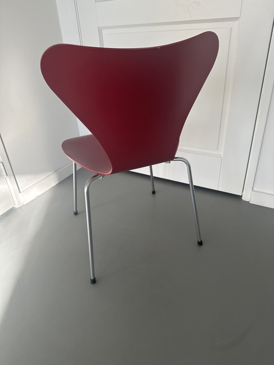 Image 1 of 4X Fritz Hansen ‘Vlinderstoelen’ (Arne Jacobsen) Series 7 Rood