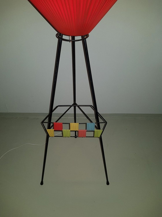 Image 1 of Italiaanse driepoot vloerlamp met krantenstandaard, 1950S