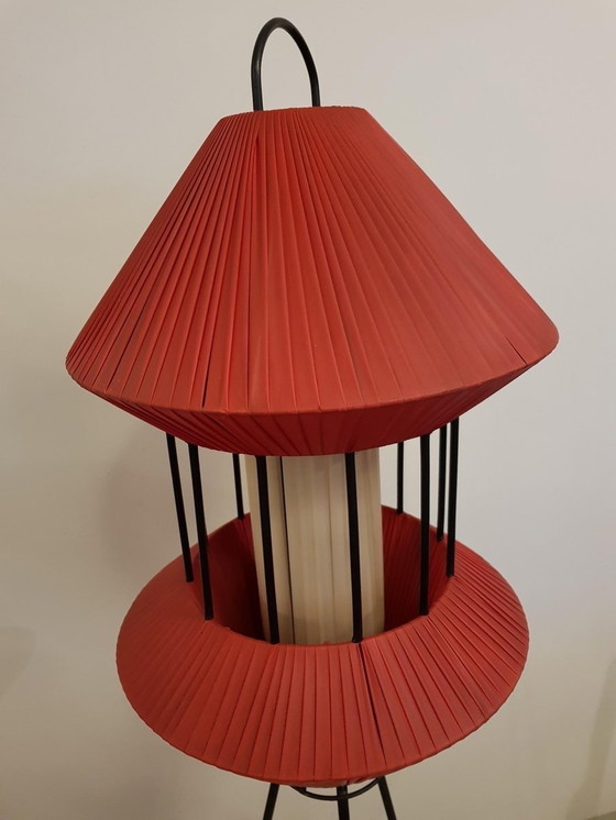 Image 1 of Italiaanse driepoot vloerlamp met krantenstandaard, 1950S