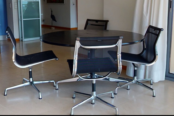 Image 1 of 4x Vitra Eames Ea 107 en Charles Eames eet- en vergadertafel