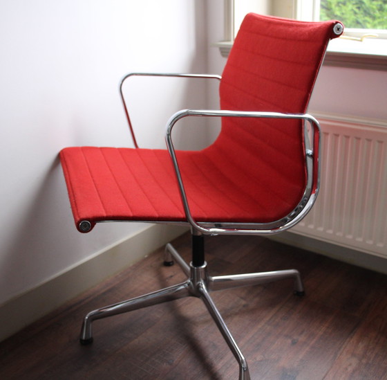 Image 1 of Vitra Eames 108 - Rood