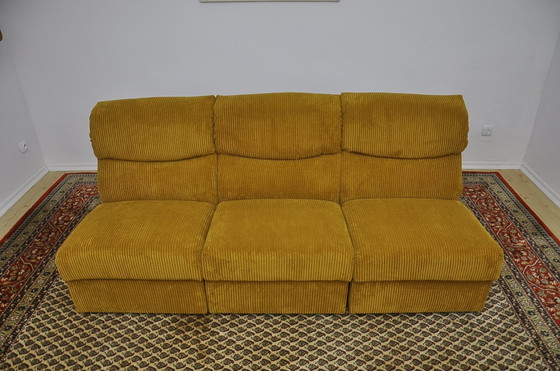 Image 1 of Gele ribfluwelen modulaire sofa, 1970S, set van 3