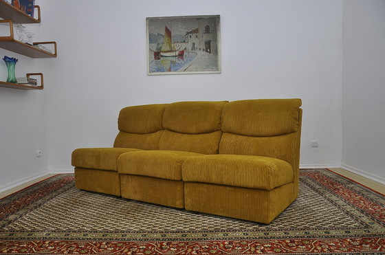 Image 1 of Gele ribfluwelen modulaire sofa, 1970S, set van 3