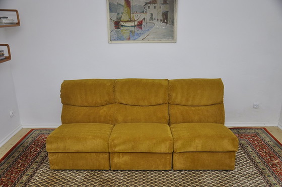 Image 1 of Gele ribfluwelen modulaire sofa, 1970S, set van 3