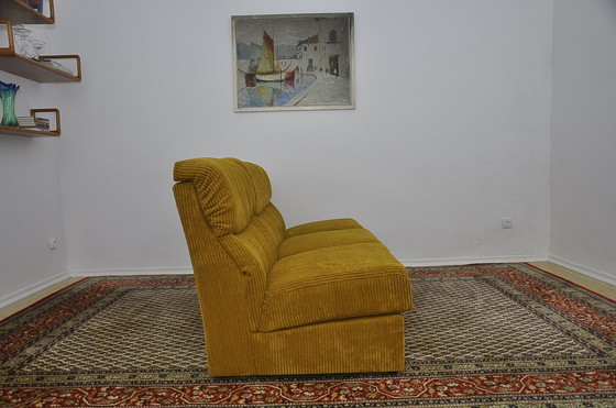 Image 1 of Gele ribfluwelen modulaire sofa, 1970S, set van 3