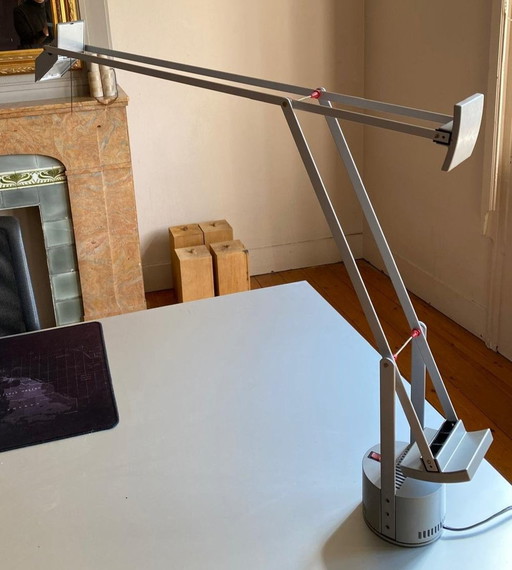 Artemide Tizio Desk Lamp