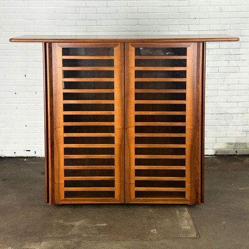 Hoge Italiaans Vintage Dressoir Kast Met Walnoot Hout En Glas