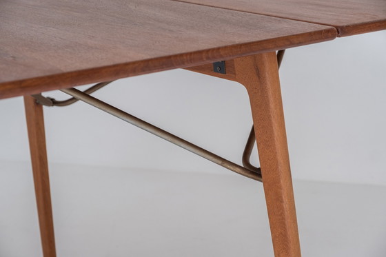 Image 1 of Zeer zeldzame drop leaf table van Børge Mogensen voor Søborg Mobelfabrik, Denemarken 1953.