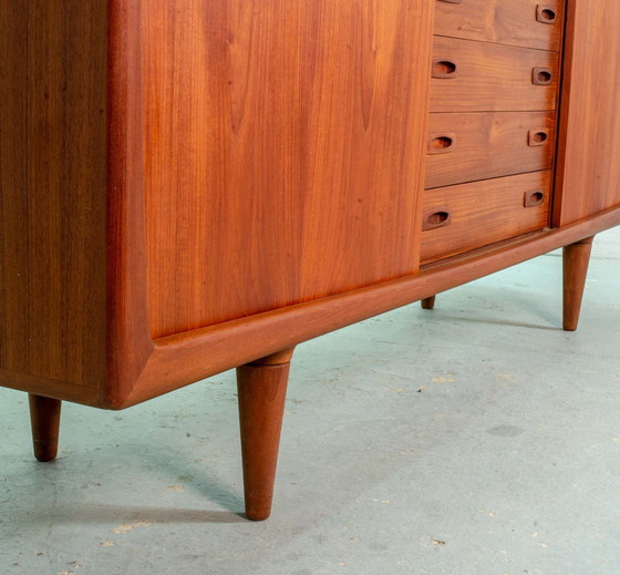 Image 1 of Grote Mid Century Deens design massief teak houten highboard, 1960