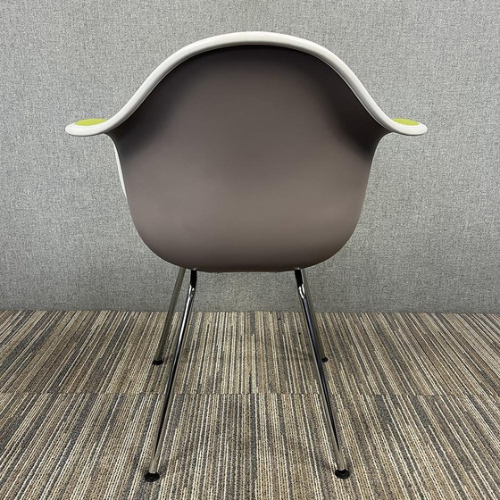 Image 1 of Vitra Eames Plastic Fauteuil Dax Stoel