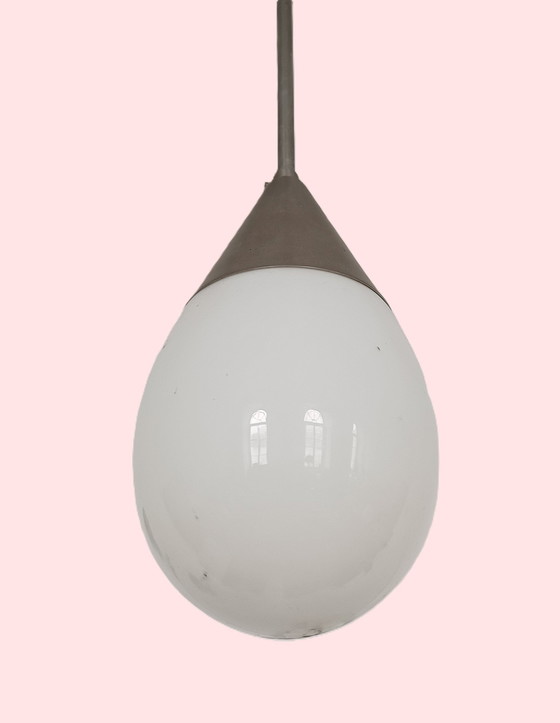 Image 1 of Twee Vintage Druppel Hanglampen 