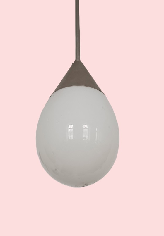 Image 1 of Twee Vintage Druppel Hanglampen 