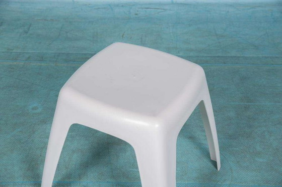 Image 1 of Space age kruk seventies, minimalist organic shaped stool