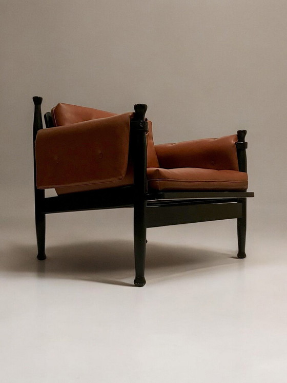 Image 1 of C. 1960 - Paar Scandinavische fauteuils bekleed met leer.