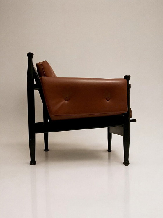 Image 1 of C. 1960 - Paar Scandinavische fauteuils bekleed met leer.