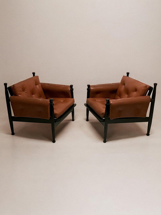 Image 1 of C. 1960 - Paar Scandinavische fauteuils bekleed met leer.