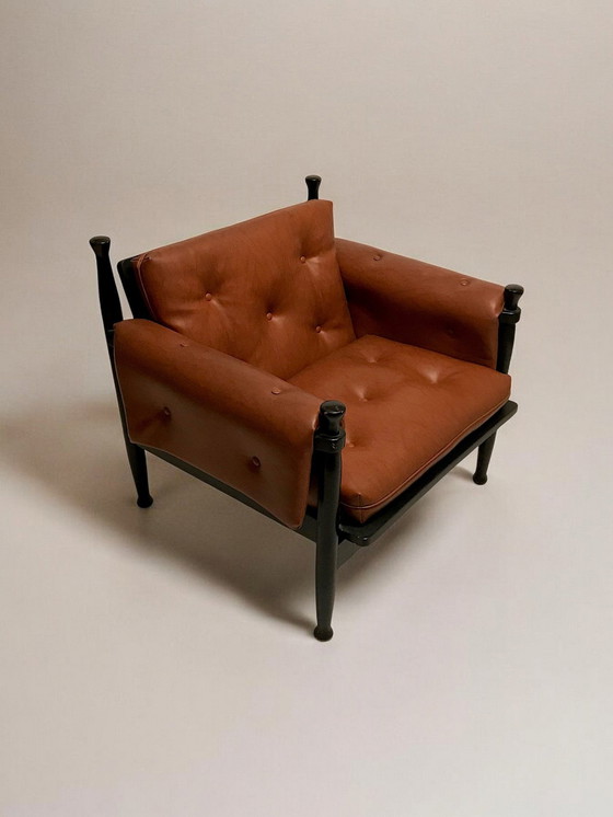 Image 1 of C. 1960 - Paar Scandinavische fauteuils bekleed met leer.