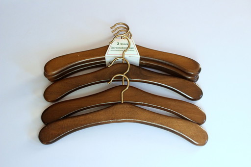 6 hoogwaardige kleerhangers van massief beukenhout met messing hangers - Vintage