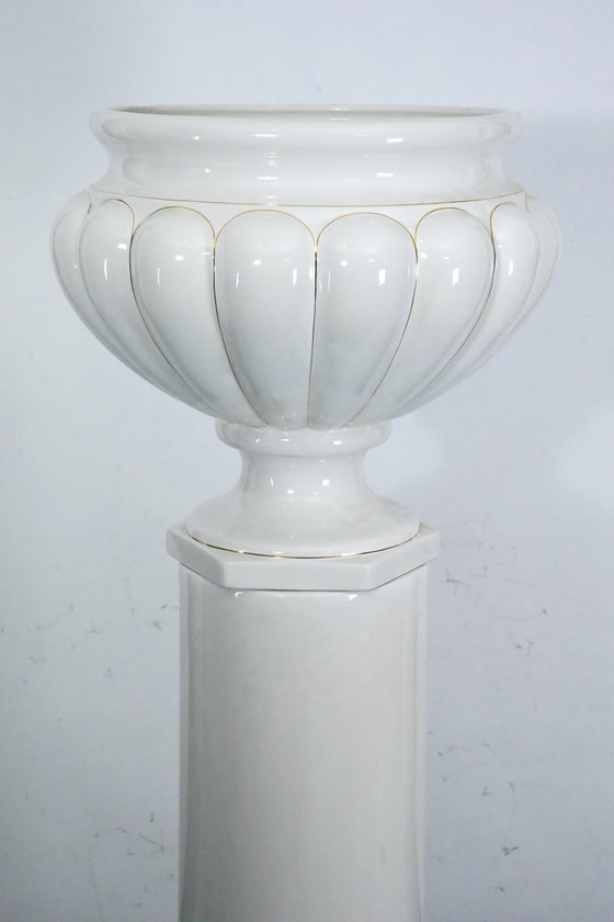 Image 1 of Tommaso Barbi oversized wit keramische vaas met gouden details en zuil, Italië, 1970S