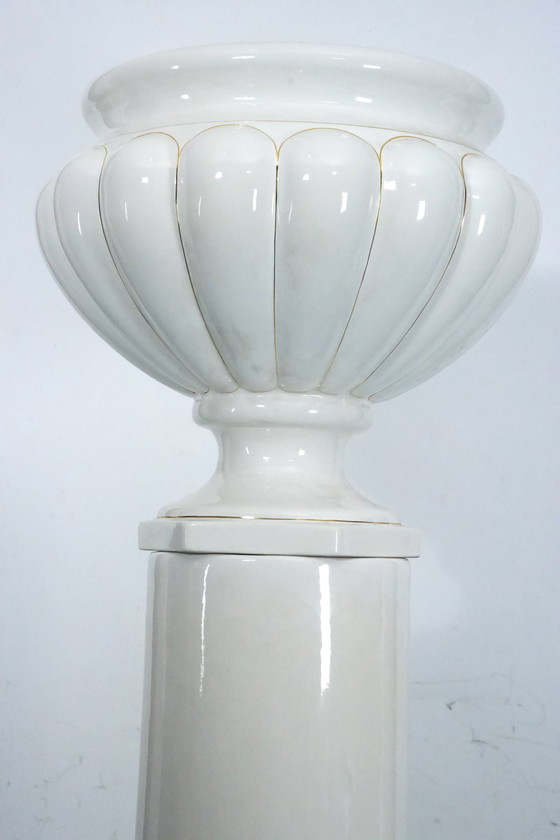Image 1 of Tommaso Barbi oversized wit keramische vaas met gouden details en zuil, Italië, 1970S