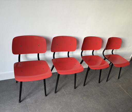 4 Rode Stoelen Friso Kramer Ahrend '60