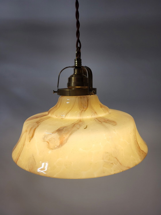 Image 1 of Art deco opaline glazen hanglamp, bruin gemarmerd glas en messing armatuur, België