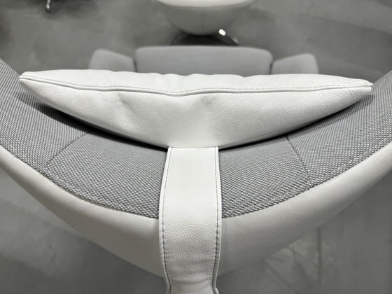 Image 1 of 2 Leolux Caruzzo Plus Relax fauteuils met poef wit 