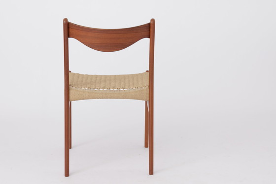 Image 1 of 2x Arne Wahl Iversen eetkamerstoelen Denemarken jaren 60-70