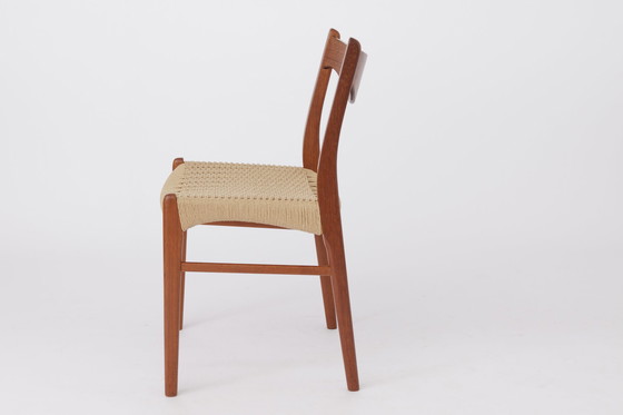 Image 1 of 2x Arne Wahl Iversen eetkamerstoelen Denemarken jaren 60-70