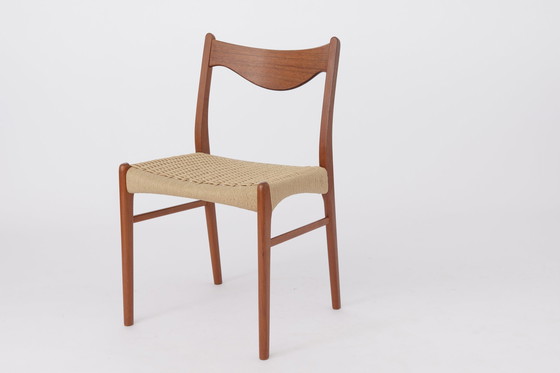 Image 1 of 2x Arne Wahl Iversen eetkamerstoelen Denemarken jaren 60-70