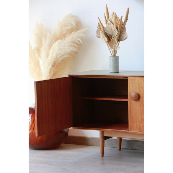 Image 1 of Vintage massief iepen dressoir, Engeland 1960