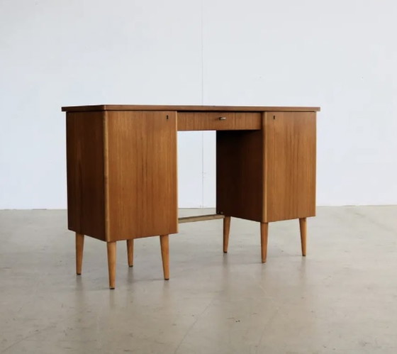 Image 1 of Zweeds houten bureau