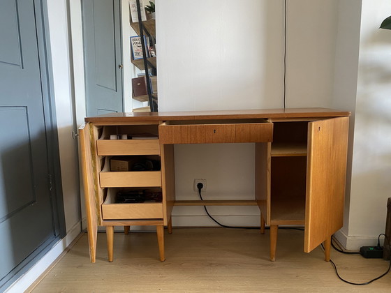 Image 1 of Zweeds houten bureau