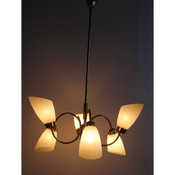 Image 1 of Vintage kroonluchter in messing en glas 1950