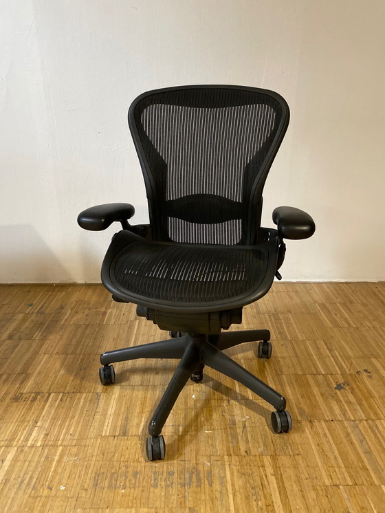 Image 1 of 2x Herman Miller Aeron bureaustoel