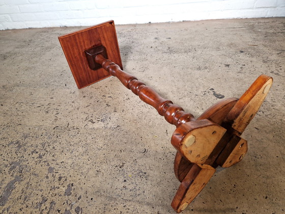 Image 1 of Gedraaide Plantenstandaard Met Leren Bovenkant, Jaren 50