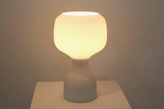 Image 1 of Philips wit opaline glazen tafellamp