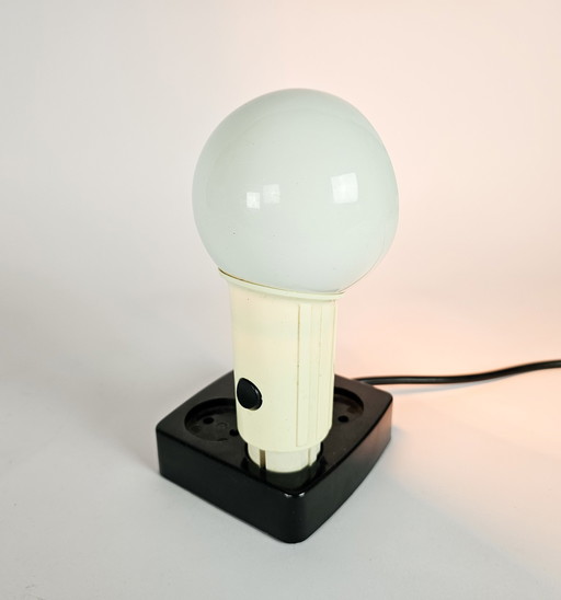 Vrieland design - stekker wandspot - stekkerlamp - Holland - 80's