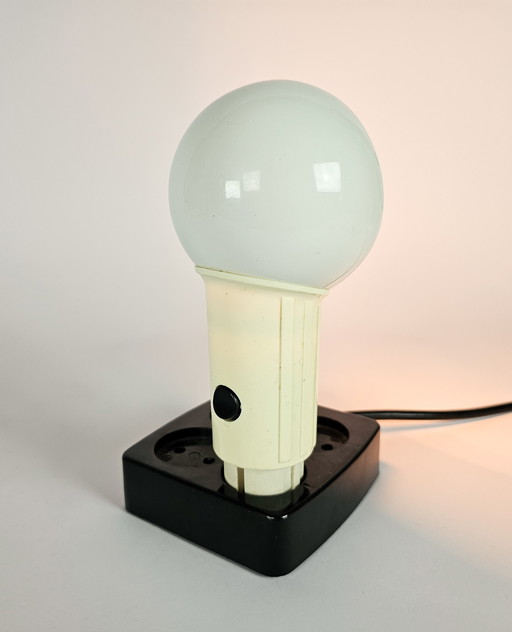 Vrieland design - stekker wandspot - stekkerlamp - Holland - 80's