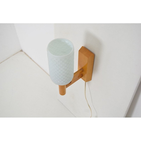Image 1 of Vintage wandlamp van glas en hout door Drevo Humpolec, Tsjecho-Slowakije 1960