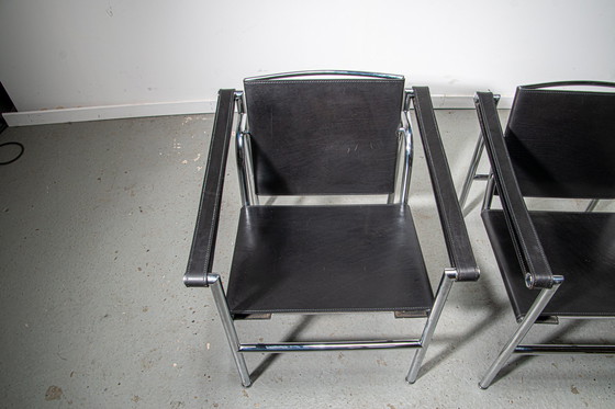 Image 1 of Set van 2 Cassina LC1 loungestoelen met originele certificaten 1980