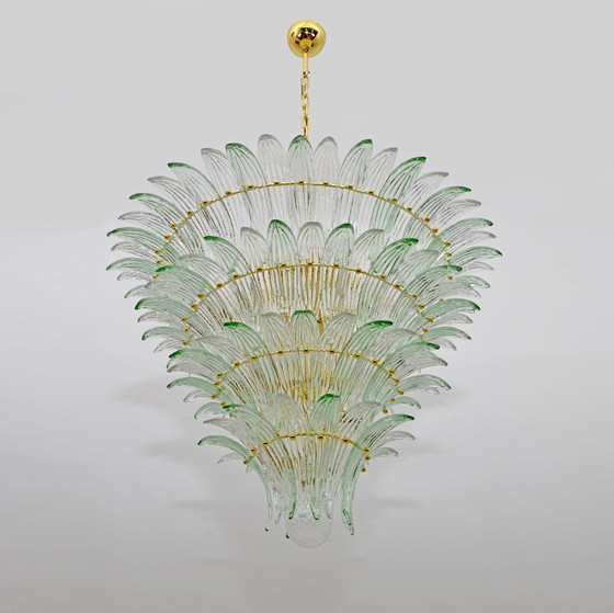 Image 1 of Mid Century Moderne Italiaanse Kroonluchter met Palmette van Murano glas en messing