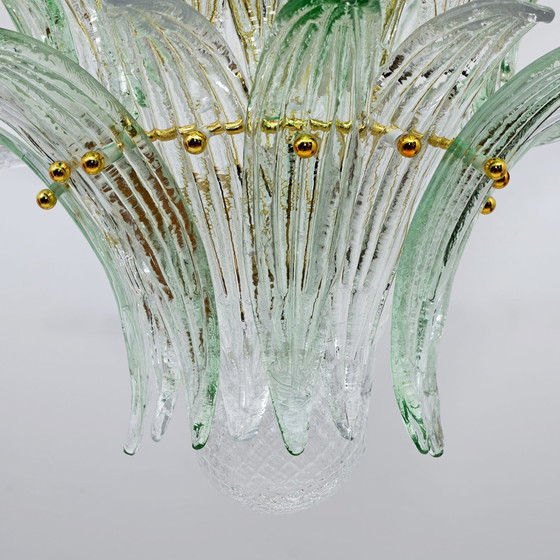 Image 1 of Mid Century Moderne Italiaanse Kroonluchter met Palmette van Murano glas en messing