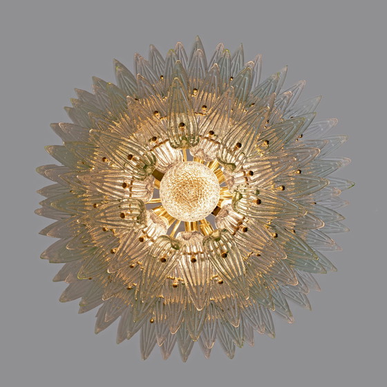 Image 1 of Mid Century Moderne Italiaanse Kroonluchter met Palmette van Murano glas en messing