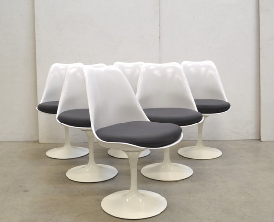 Image 1 of Knoll Eero Saarinen ovale eettafel & 6 tulpenstoelen Knoll International